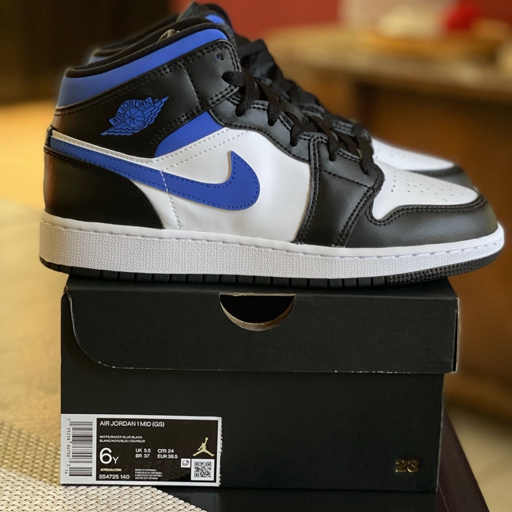 Brand new in box Nike air Jordan 1